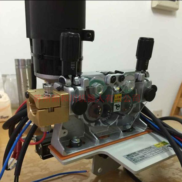 安川机器人送丝机YWE-WFX40TELCA